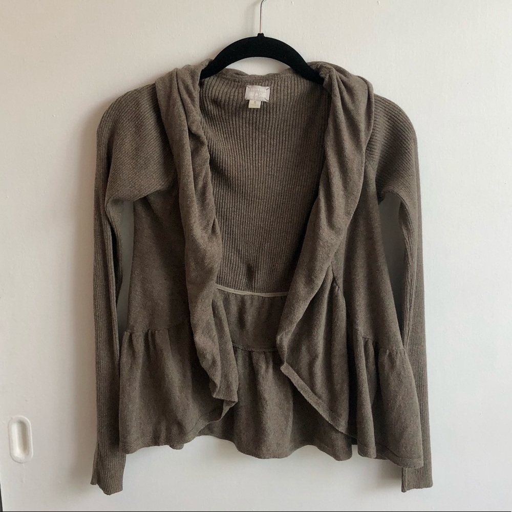 Converse One Star Gray Flyaway Ribbed Ruffle Cardigan - Picture 2 of 4